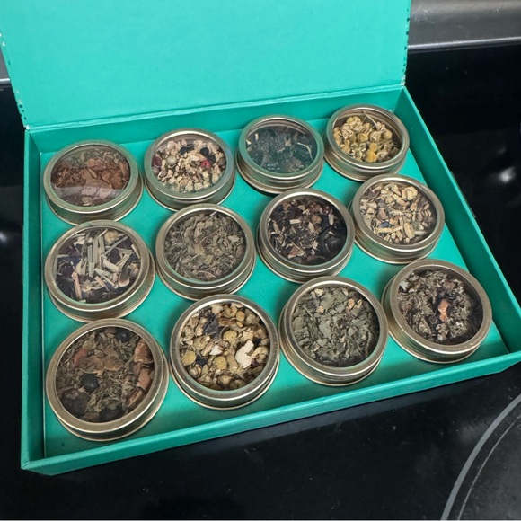 DAVIDsTEA Assorted Tea Sampler Set - Picture 5 of 5